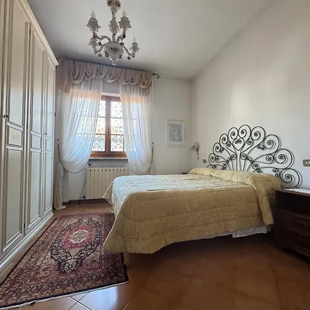 Mokys Apartment Lido di Camaiore